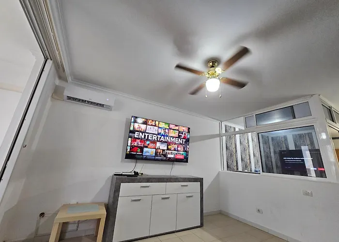 Corbeta 427 Aircon And 3 Pools *